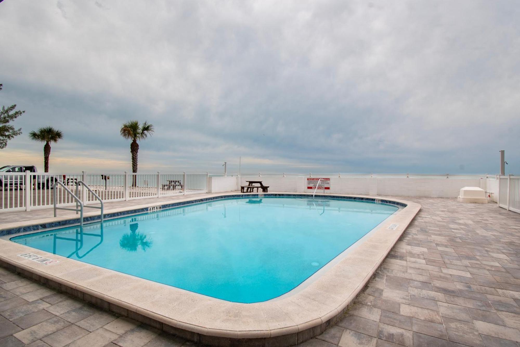 Funshine Sunset Beach St. Pete Beach Kültér fotó